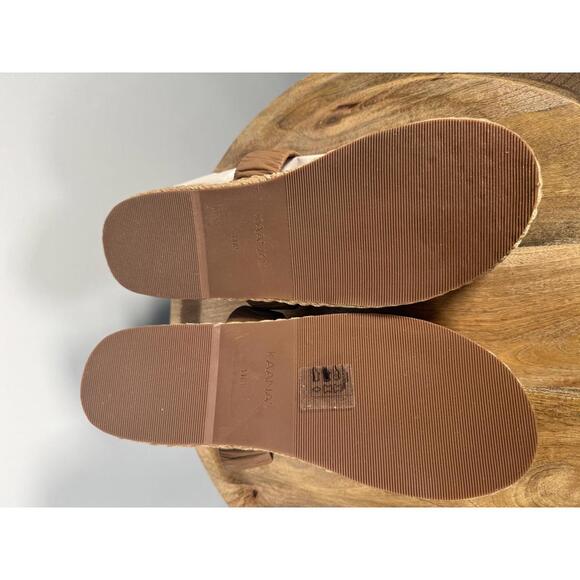 Kaanas Selangor Sandals Size 11 NIB - Picture 5 of 10